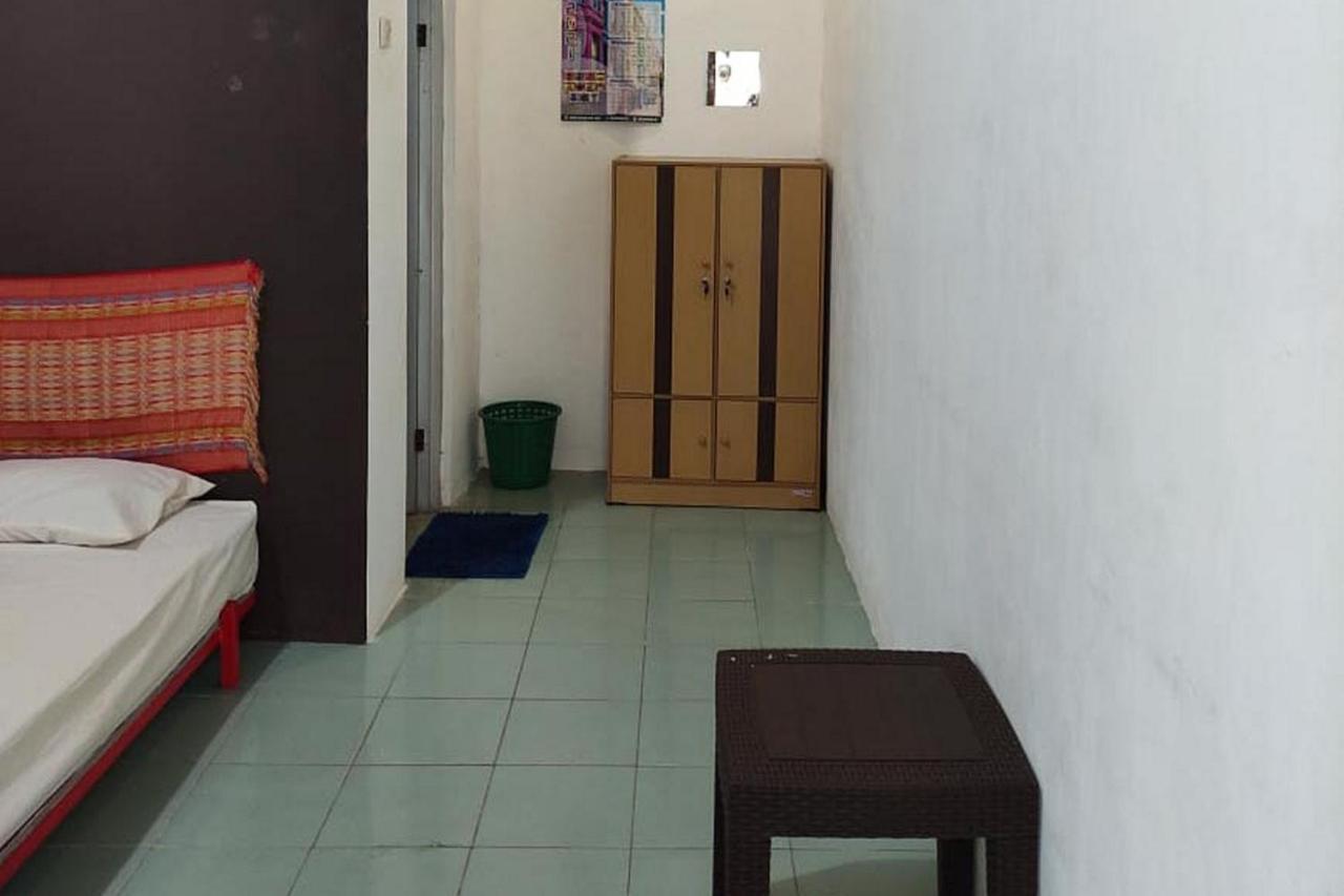 Losmen Yosi Carita Hotel Exterior foto